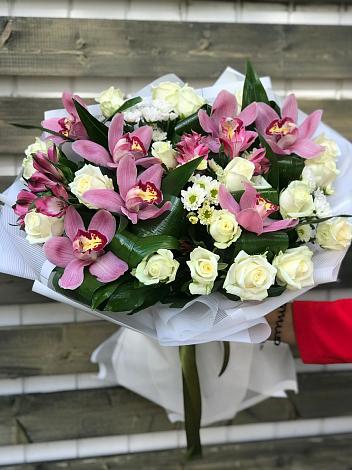 Букет цветов из: Розы и Хризантемы в Пироговском