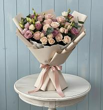 Букет цветов из:  Розы и Лизиантусы в Пироговском