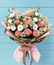 Букет цветов из:  Розы, Альстромерии и Лизиантусы в Пироговском