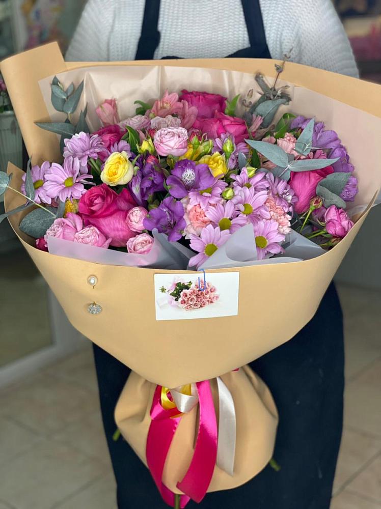 Букет цветов из: Хризантемы, Гвоздики и Альстромерии в Пироговском