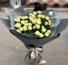 Букет Белые кустовые розы Солинеро в Пироговском