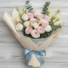 Букет цветов из:  Лизиантусы в Пироговском