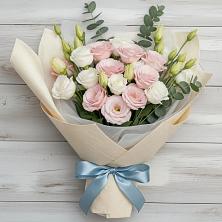 Букет цветов из:  Лизиантусы в Пироговском
