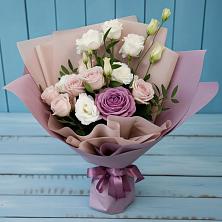 Букет цветов из:  Розы и Лизиантусы в Пироговском