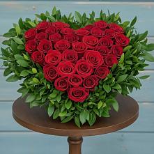 Цветочная композиция из Розы в виде сердца в Пироговском