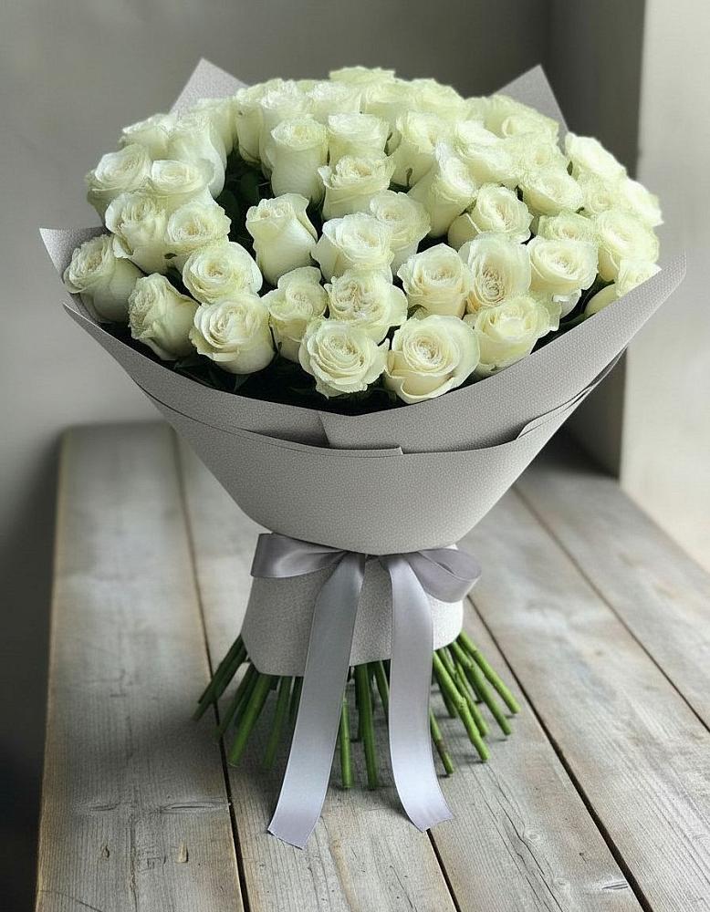 Букет 35 Белых роз в Пироговском