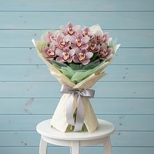 Букет цветов из:  Орхидеи и Розы в Пироговском