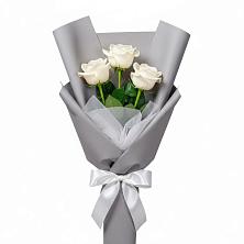 Букет 3 белые розы в Пироговском