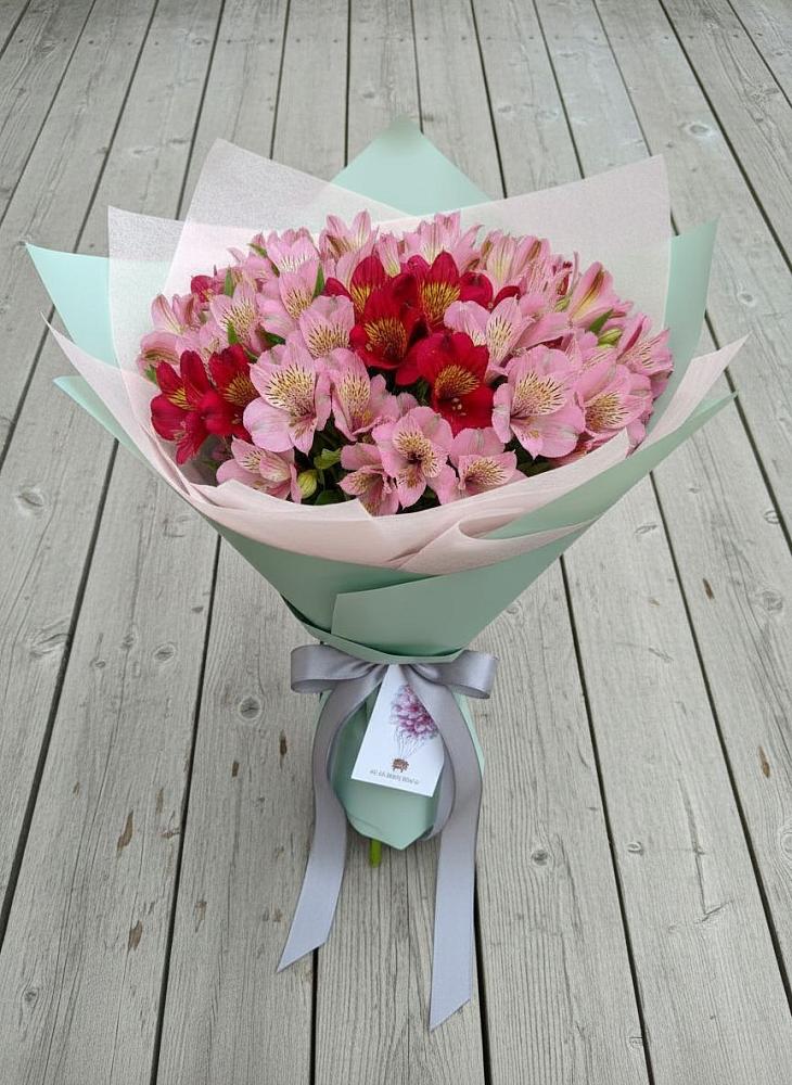 Букет цветов из: Альстромерии в Пироговском