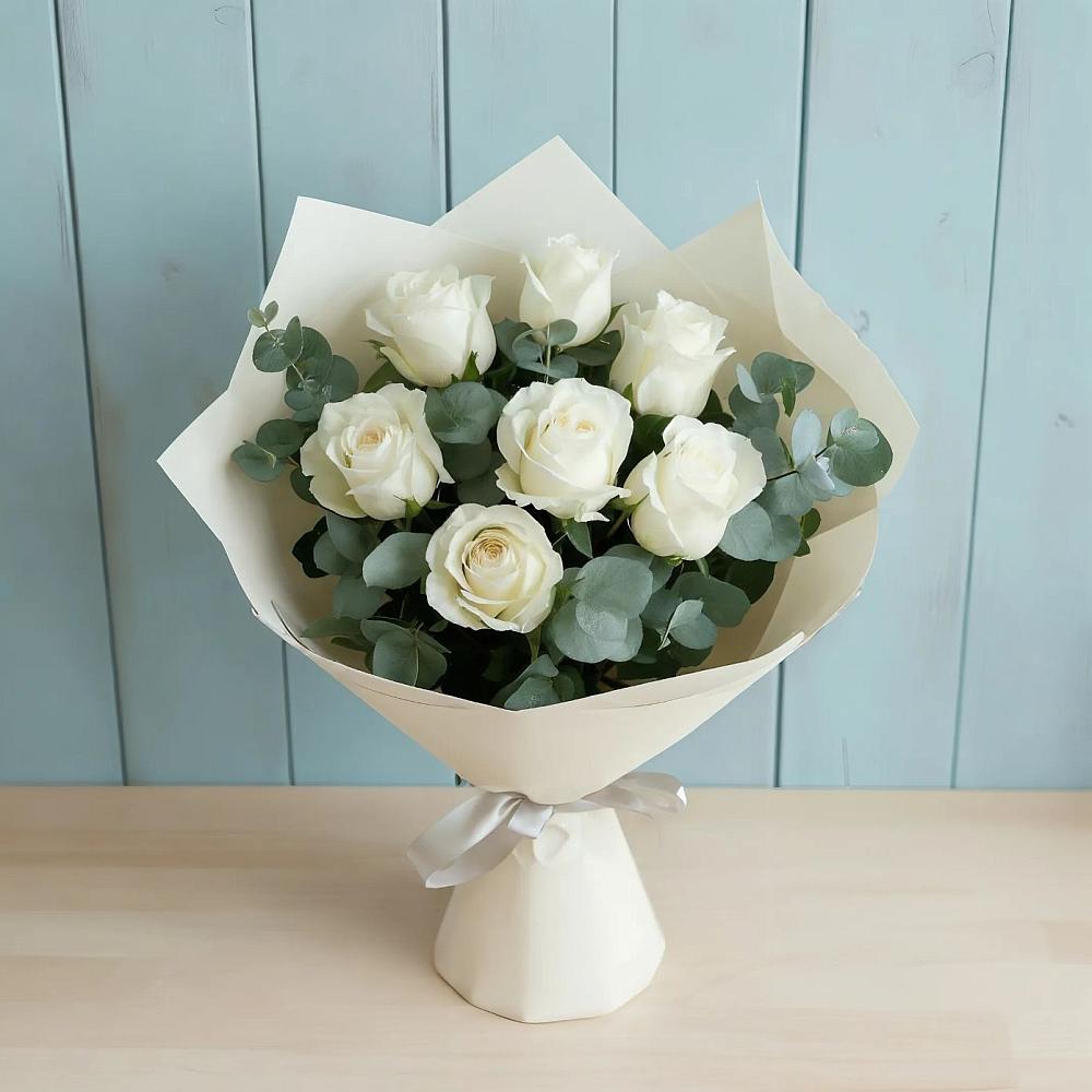Букет Белые розы в Эвкалипте в Пироговском