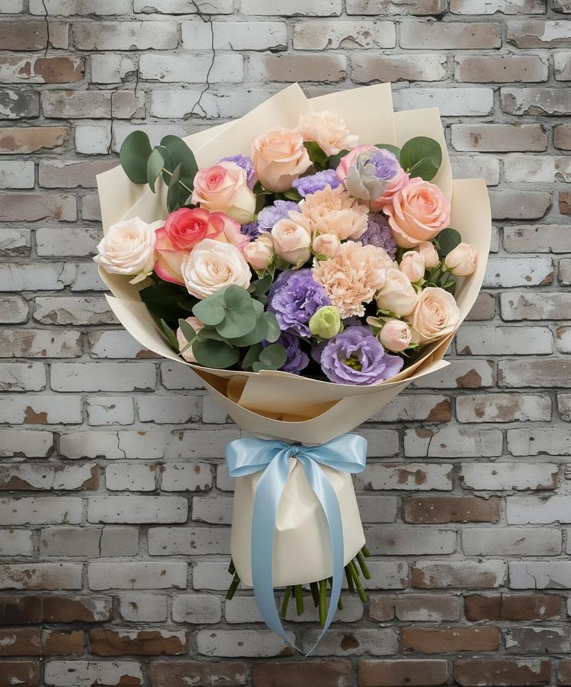 Букет цветов из: Розы, Лизиантусы и Гвоздики в Пироговском