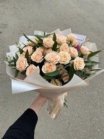 Букет Кремовые розы Латте в Пироговском