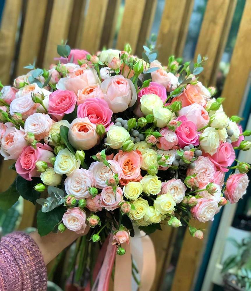 Букет цветов из: Розы в Пироговском