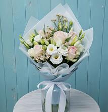Букет цветов из:  Розы и Лизиантусы в Пироговском