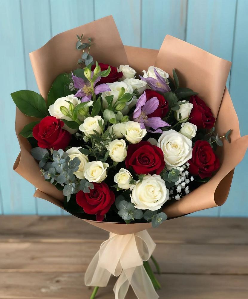 Букет цветов из: Розы и Альстромерии в Пироговском