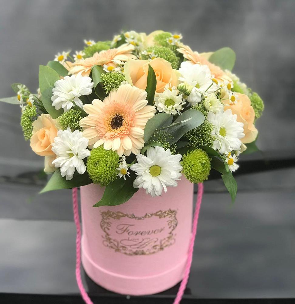 Цветочная композиция из Розы, Герберы и Хризантемы в шляпной коробке в Пироговском