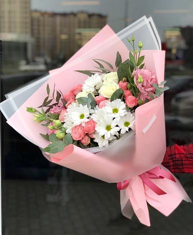 Букет цветов из: Розы, Лизиантусы и Хризантемы в Пироговском