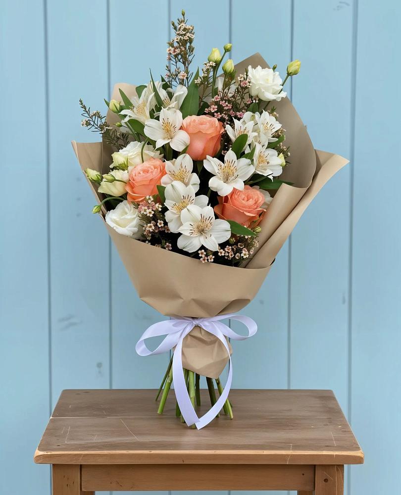 Букет цветов из: Альстромерии, Лизиантусы, Розы и Хризантемы в Пироговском